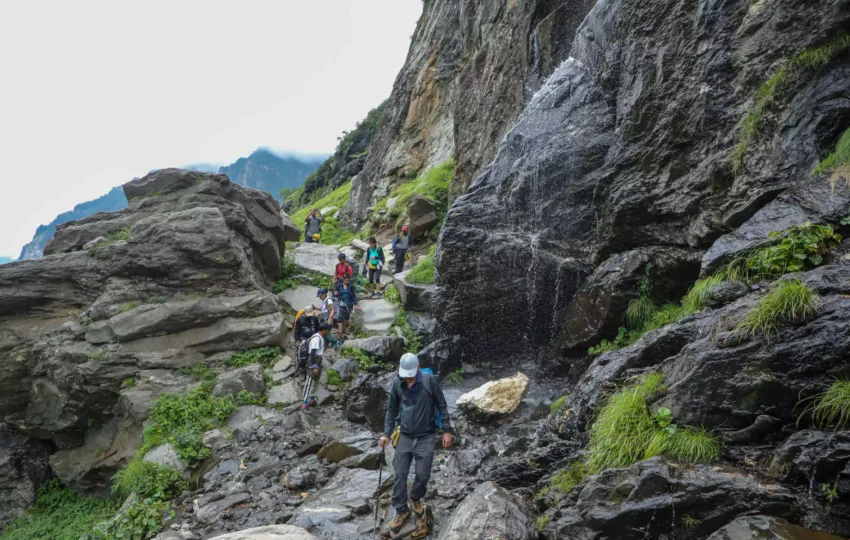 Hampta Pass trekking packages