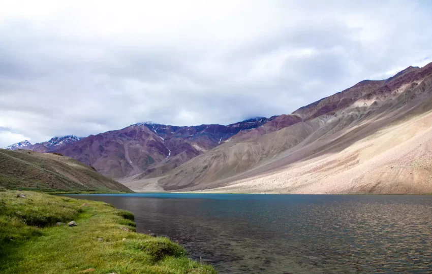 Hampta Pass trekking packages